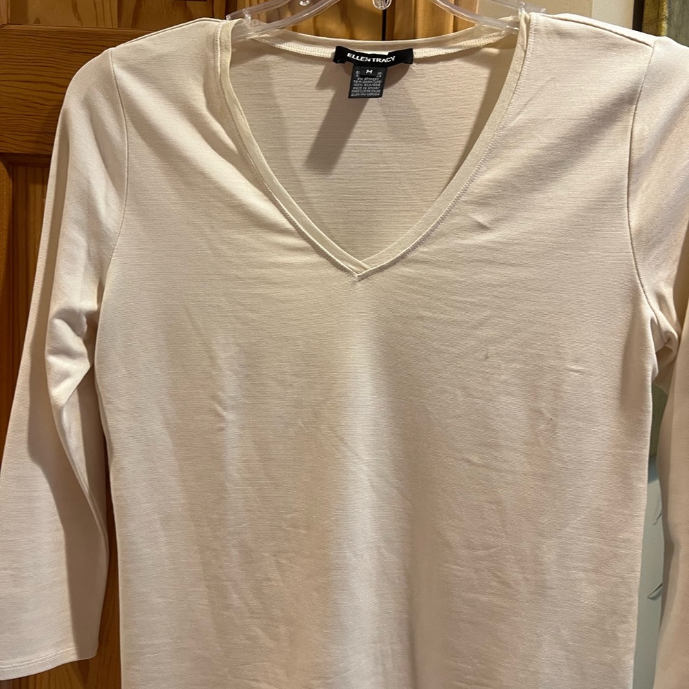 Linda Allard Ellen Tracy Ivory V-Neck Sweater Top -Size: Medium